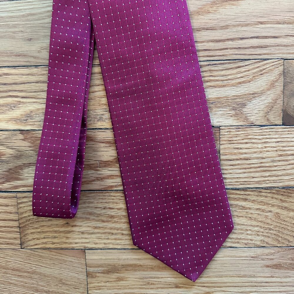 Brooks Brothers "346" 100% Silk Tie - EUC, Red/White Geomteric, $108 Retail